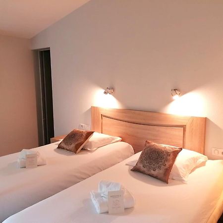 Hotel Platanes - Kb Hotel Group Etauliers Luaran gambar
