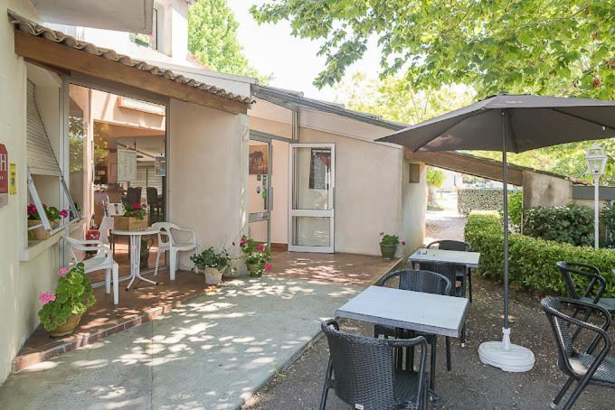 Hotel Platanes - Kb Hotel Group Etauliers Luaran gambar