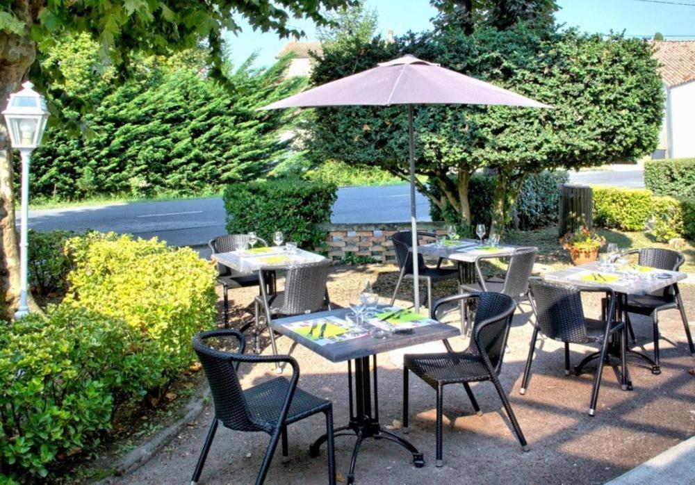 Hotel Platanes - Kb Hotel Group Etauliers Luaran gambar