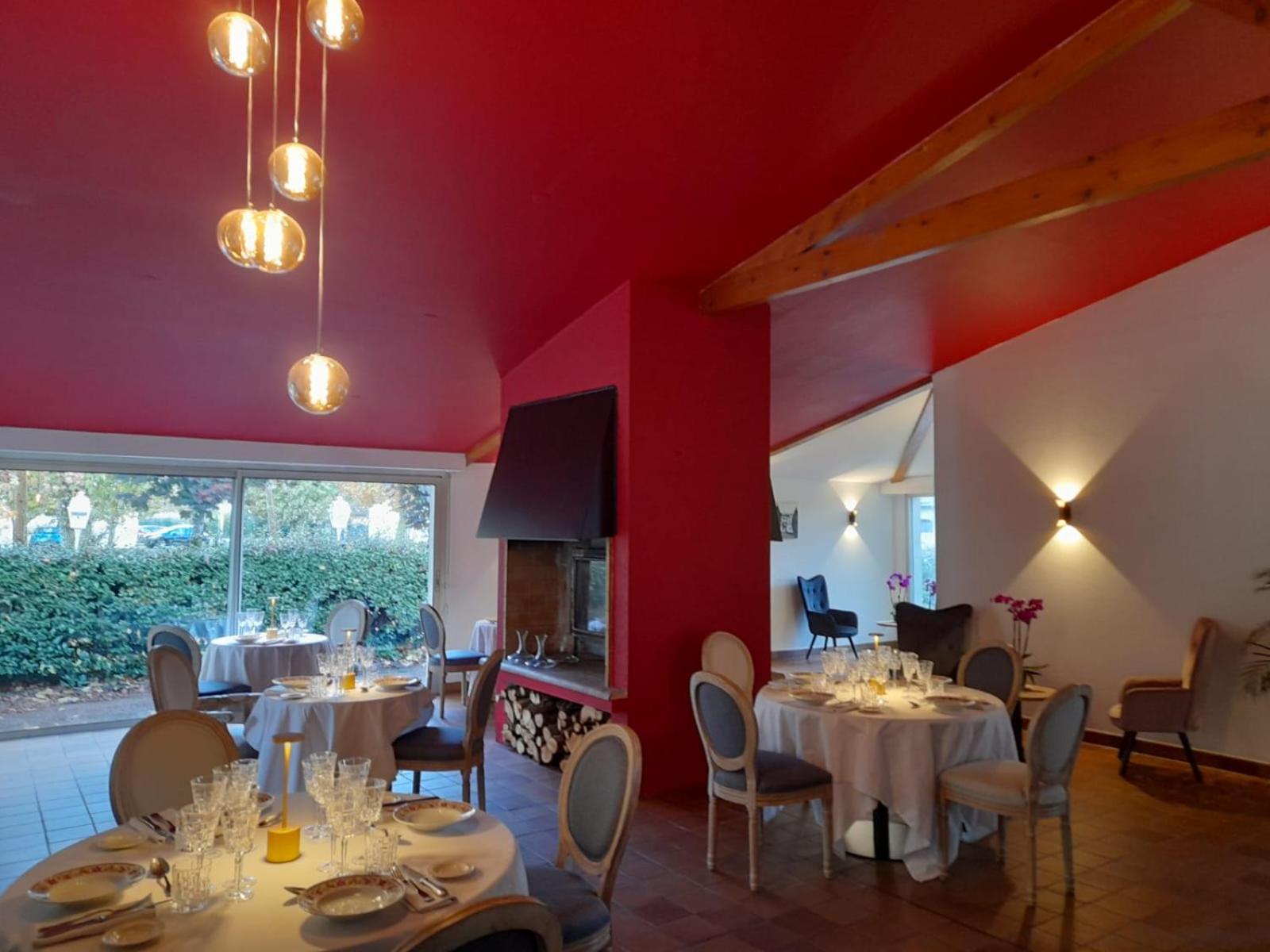 Hotel Platanes - Kb Hotel Group Etauliers Luaran gambar