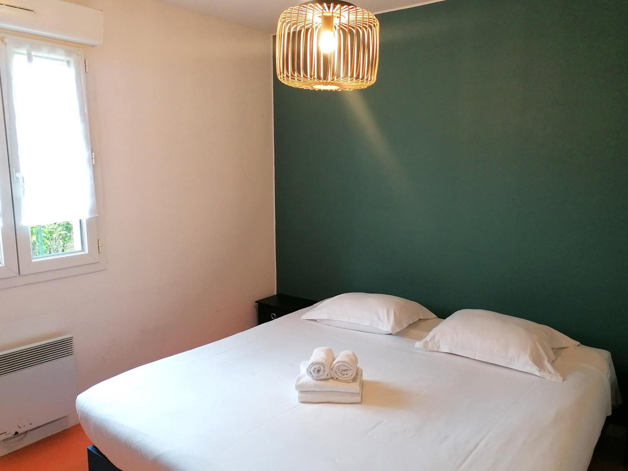 Hotel Platanes - Kb Hotel Group Etauliers Luaran gambar