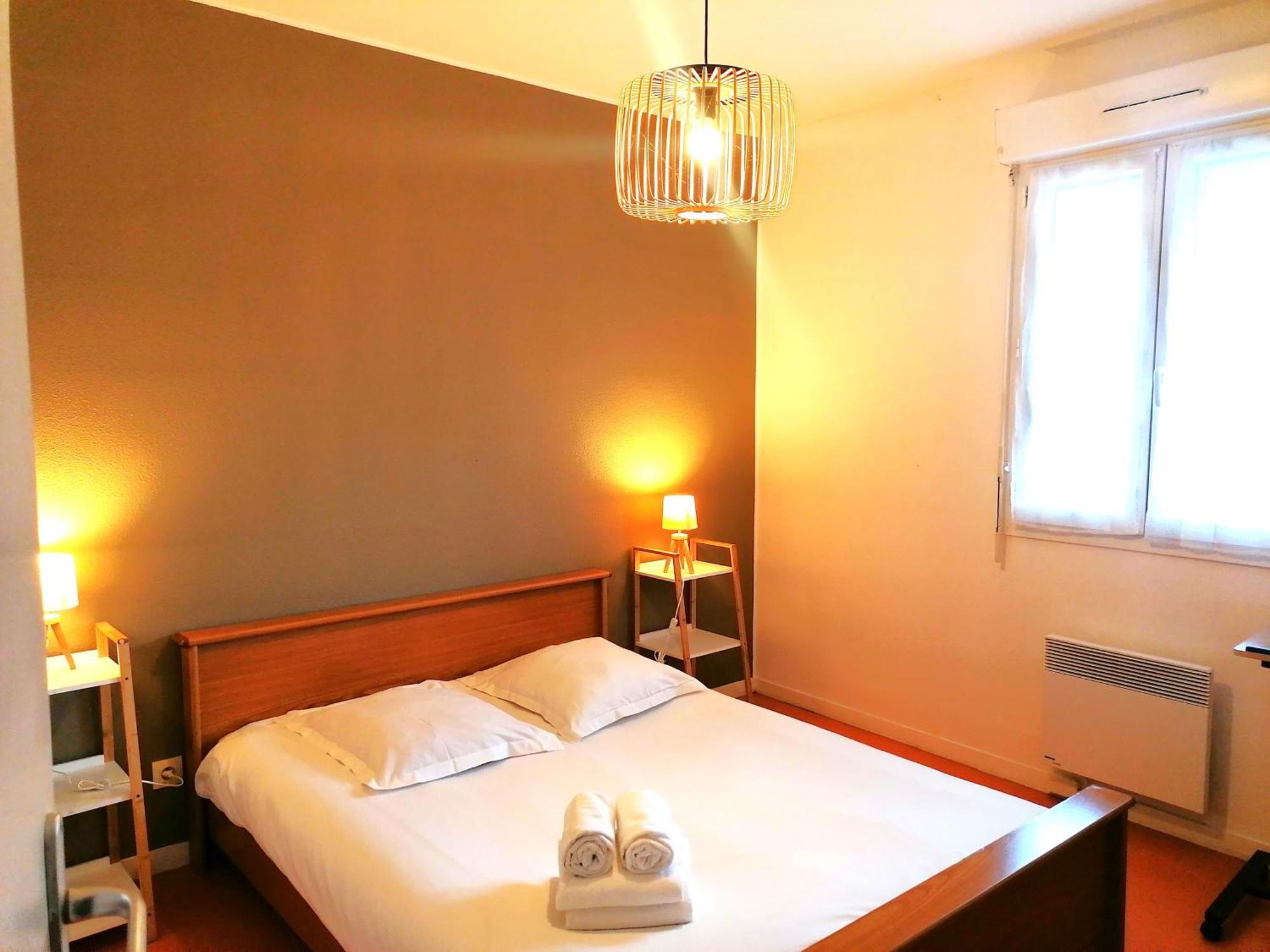 Hotel Platanes - Kb Hotel Group Etauliers Luaran gambar