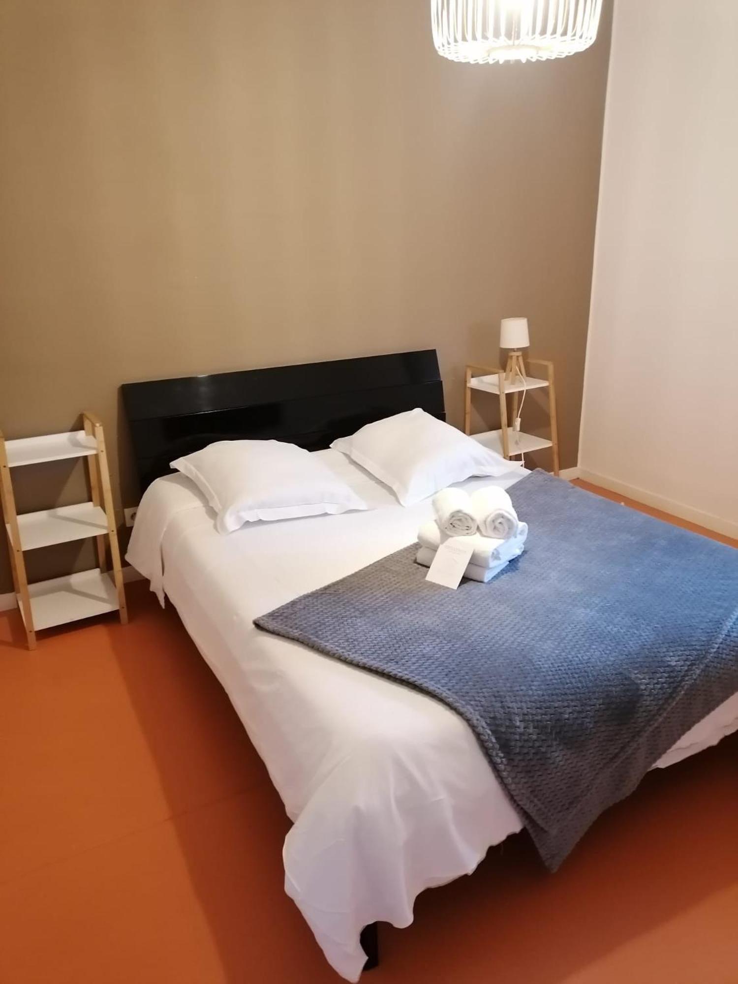 Hotel Platanes - Kb Hotel Group Etauliers Luaran gambar
