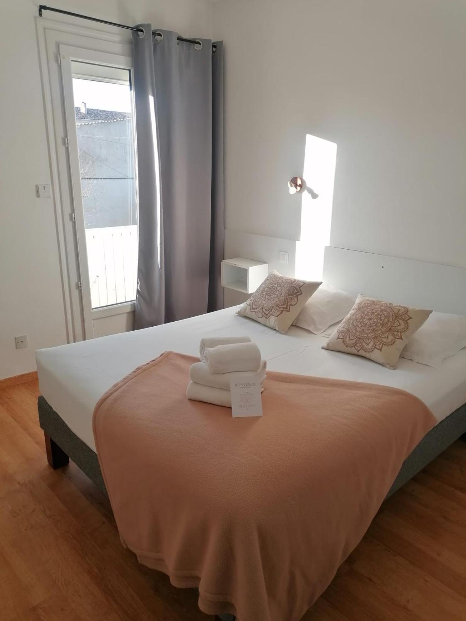 Hotel Platanes - Kb Hotel Group Etauliers Luaran gambar